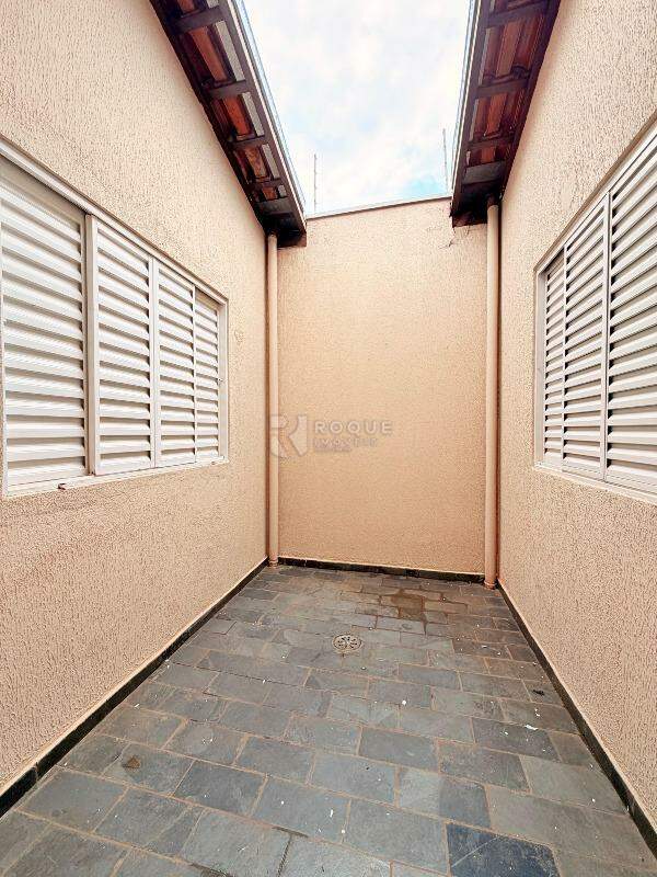 Casa Residencial para aluguel no bairro Jardim Glória: Quintal