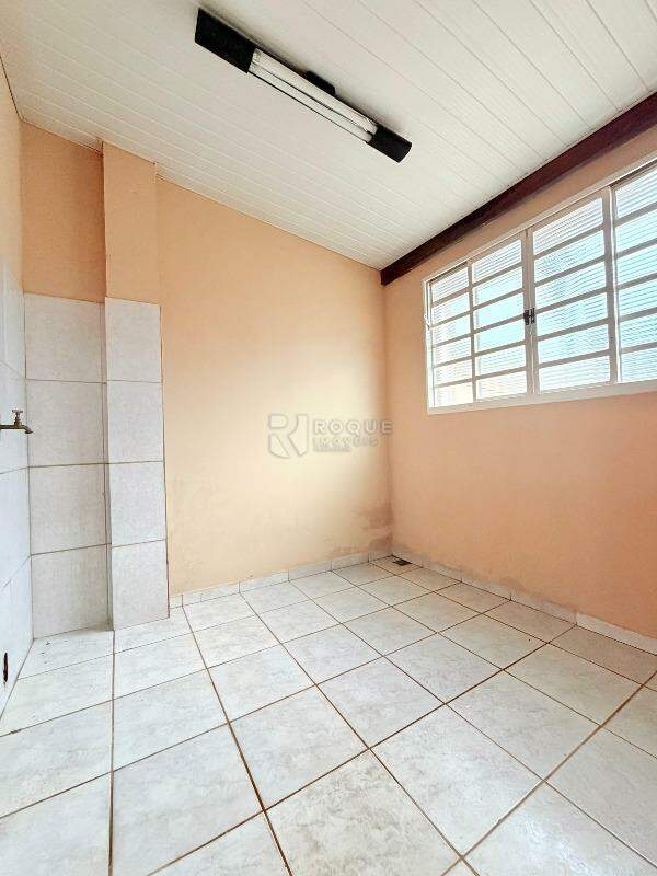 Casa Residencial para aluguel no bairro Jardim Glória: Área de serviço