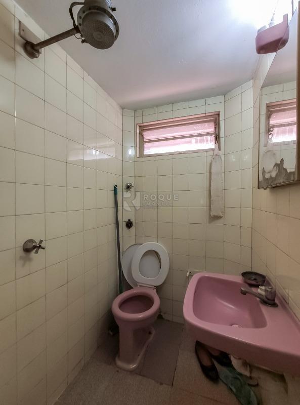 Casa Comercial para aluguel no bairro Jardim Mercedes: WC fundo
