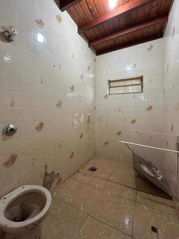 Chácara para aluguel no bairro Bairro do Pinhal: WC suíte