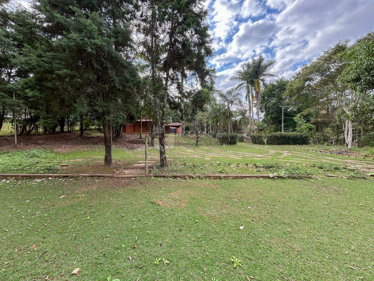Chácara para aluguel no bairro Bairro do Pinhal: Área externa