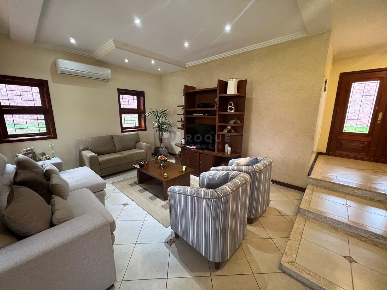 Casa em condomínio à venda no bairro Jardim Itapoã: sala social/estar