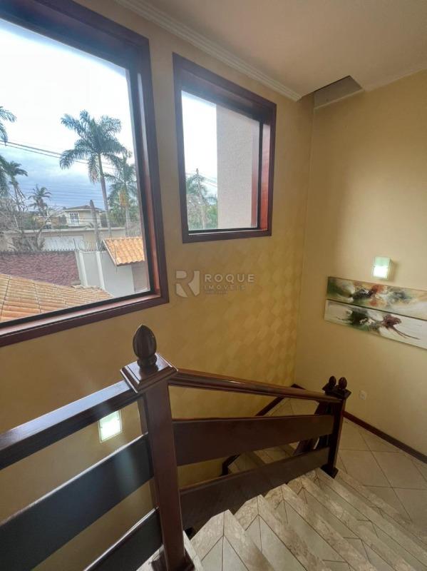 Casa em condomínio à venda no bairro Jardim Itapoã: 