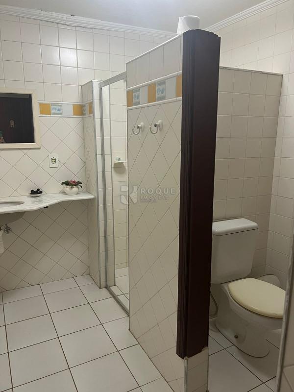 Casa em condomínio à venda no bairro Jardim Itapoã: vestiário/banho feminino