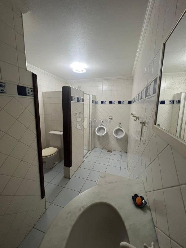 Casa em condomínio à venda no bairro Jardim Itapoã: vestiário/banho masculino