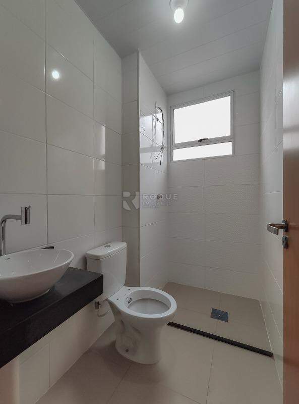 Apartamento para aluguel no bairro Fazenda Duas Barras: WC
