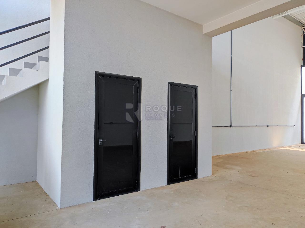 Barracão/Galpão à venda no bairro Jardim Porto Real IV: SANITÁRIOS