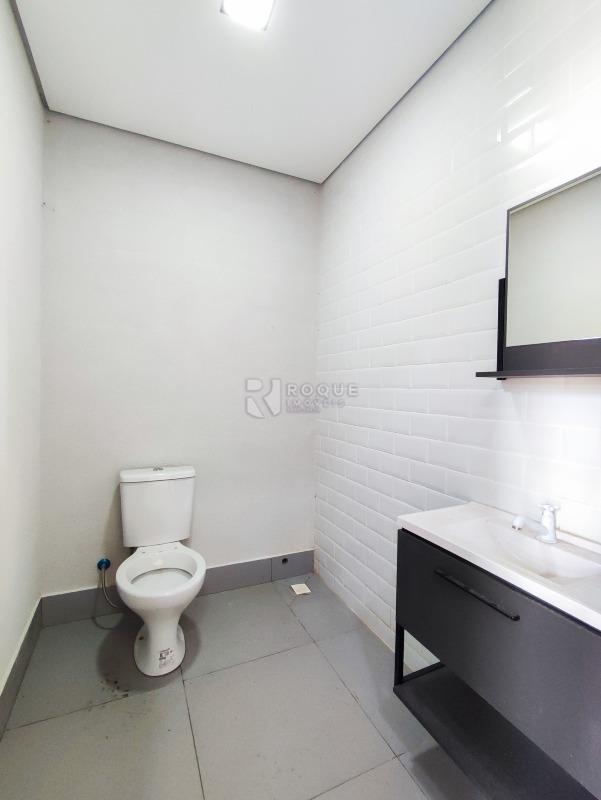 Barracão/Galpão à venda no bairro Jardim Porto Real IV: SANITÁRIO MASCULINO