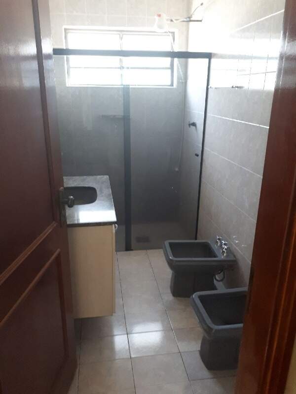Casa Residencial à venda no bairro Vila Castelar: BANHEIRO