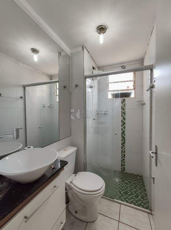 Apartamento para aluguel no bairro Parque Residencial Abílio Pedro: WC