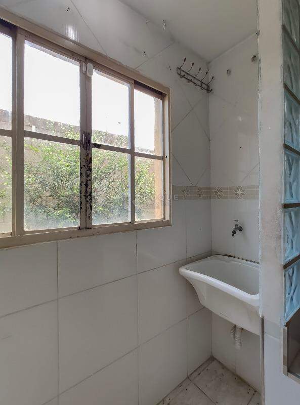 Apartamento para aluguel no bairro Parque Residencial Abílio Pedro: Área de serviço