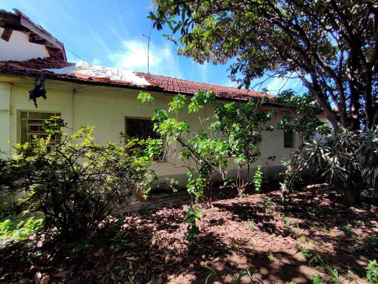 Casa Residencial à venda no bairro Jardim Santa Cecília: TERRENO LATERAL