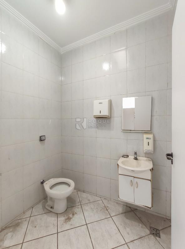 Salas/Conjuntos para aluguel no bairro Centro: WC social 