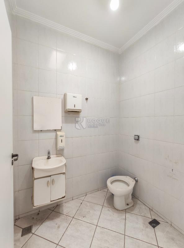 Salas/Conjuntos para aluguel no bairro Centro: WC social 