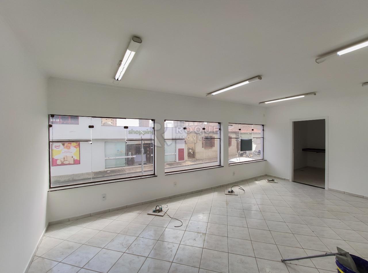 Salas/Conjuntos para aluguel no bairro Centro: Sala segundo andar 