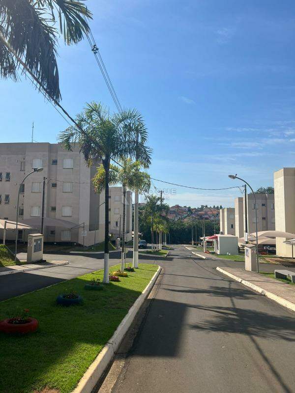 Apartamento à venda no bairro Vila Queiroz: 
