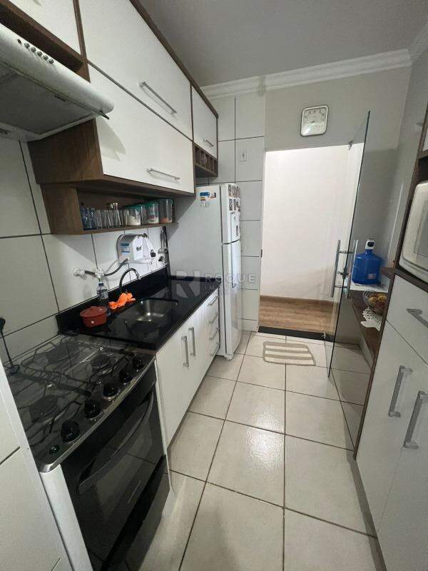 Apartamento à venda no bairro Vila Queiroz: 