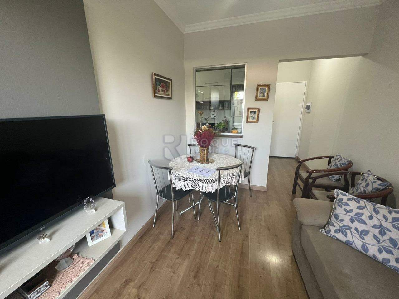 Apartamento à venda no bairro Vila Queiroz: 