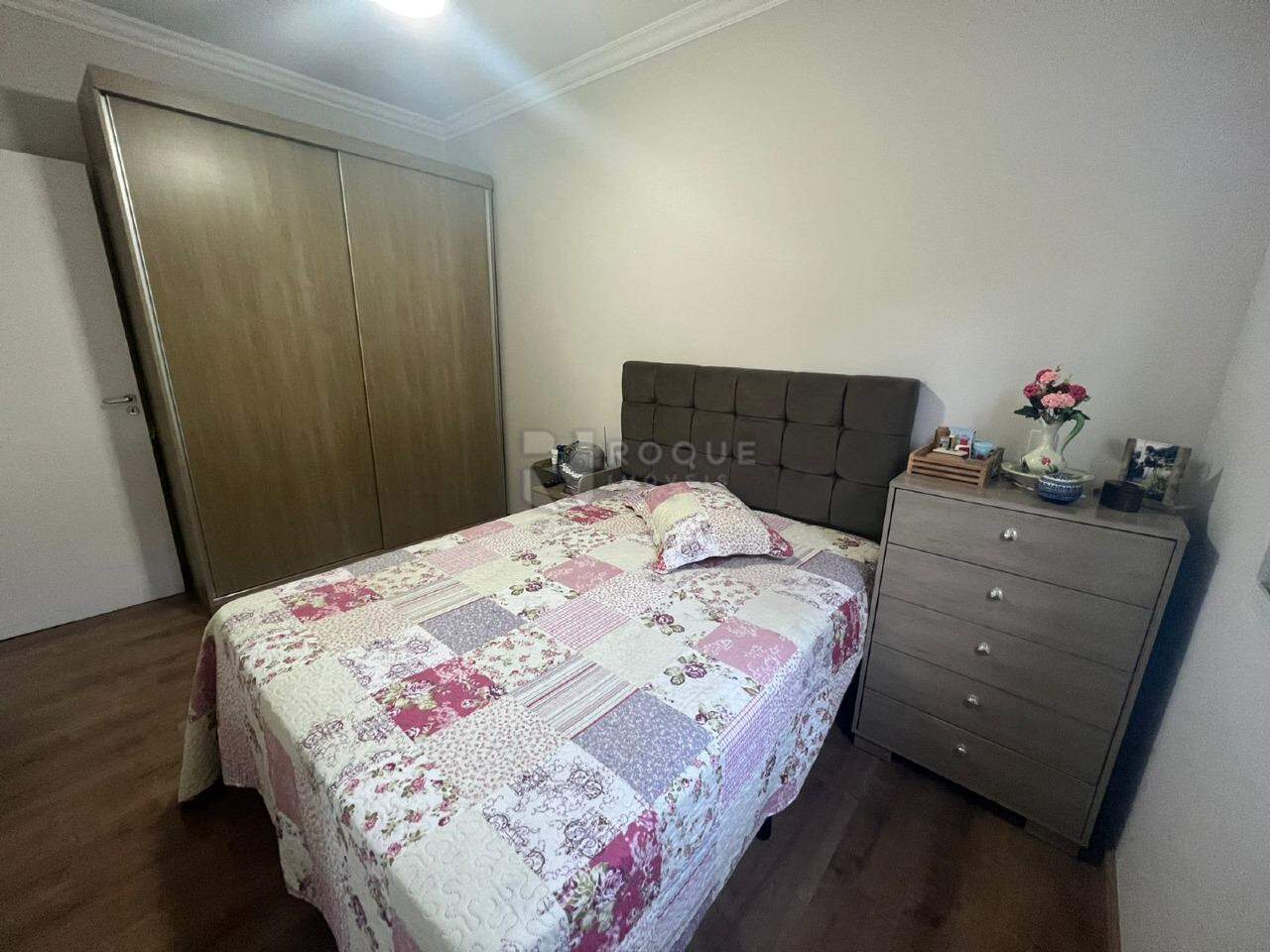 Apartamento à venda no bairro Vila Queiroz: 