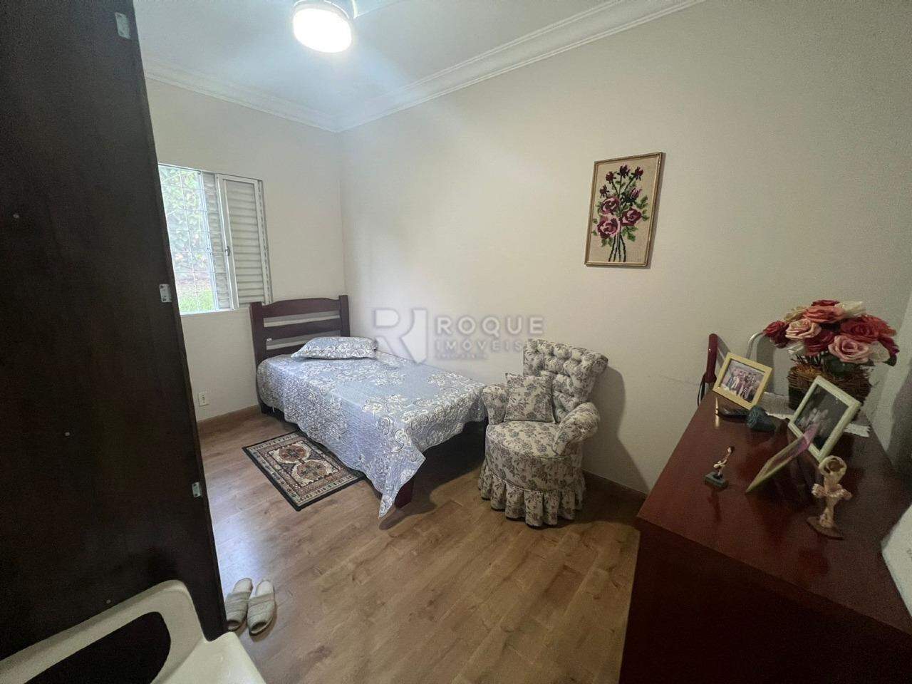 Apartamento à venda no bairro Vila Queiroz: 