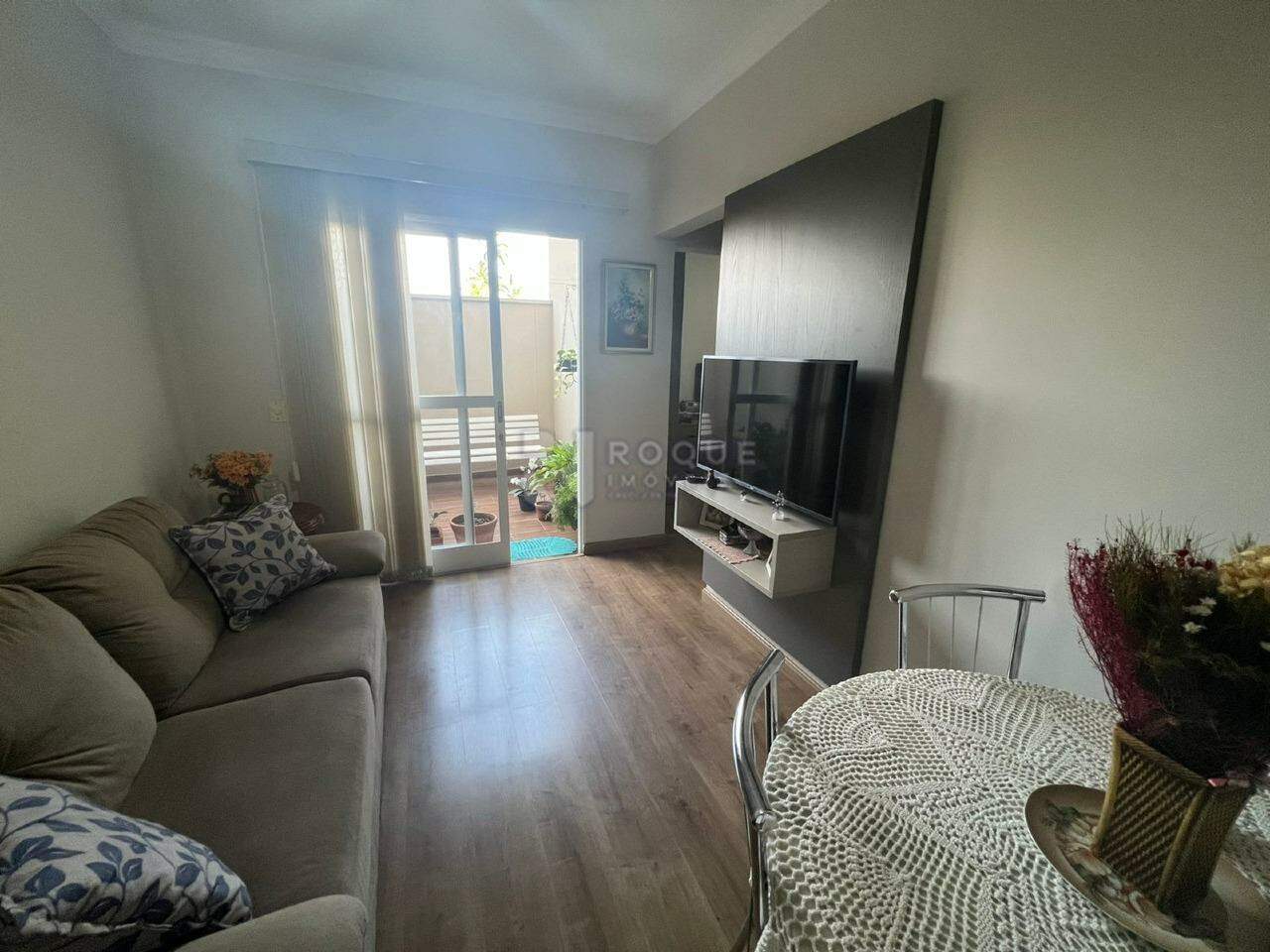 Apartamento à venda no bairro Vila Queiroz: 