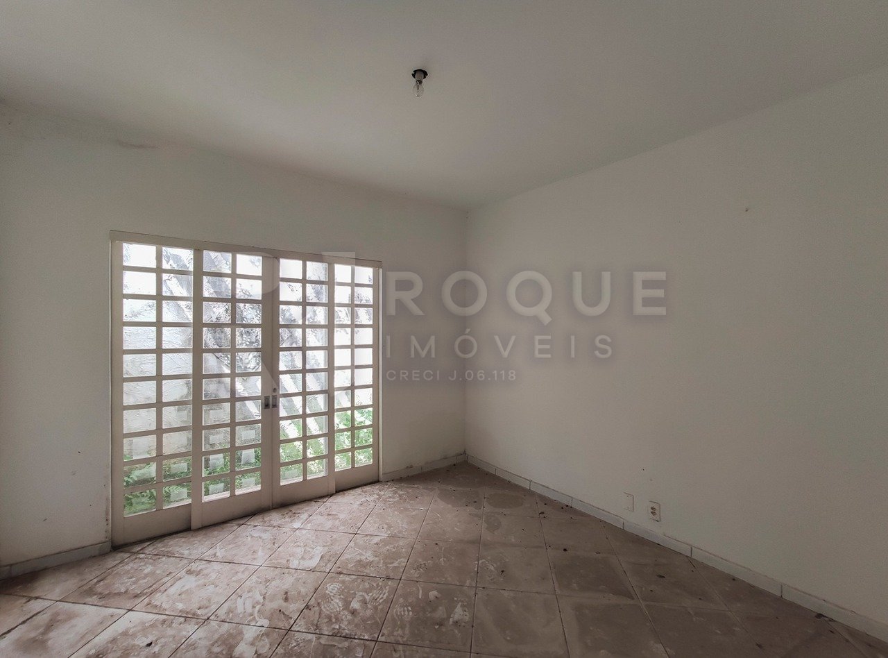 Casa Comercial à venda no bairro Centro: Sala 3