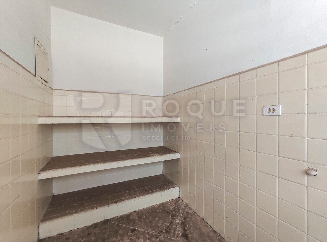 Casa Comercial à venda no bairro Centro: Despensa