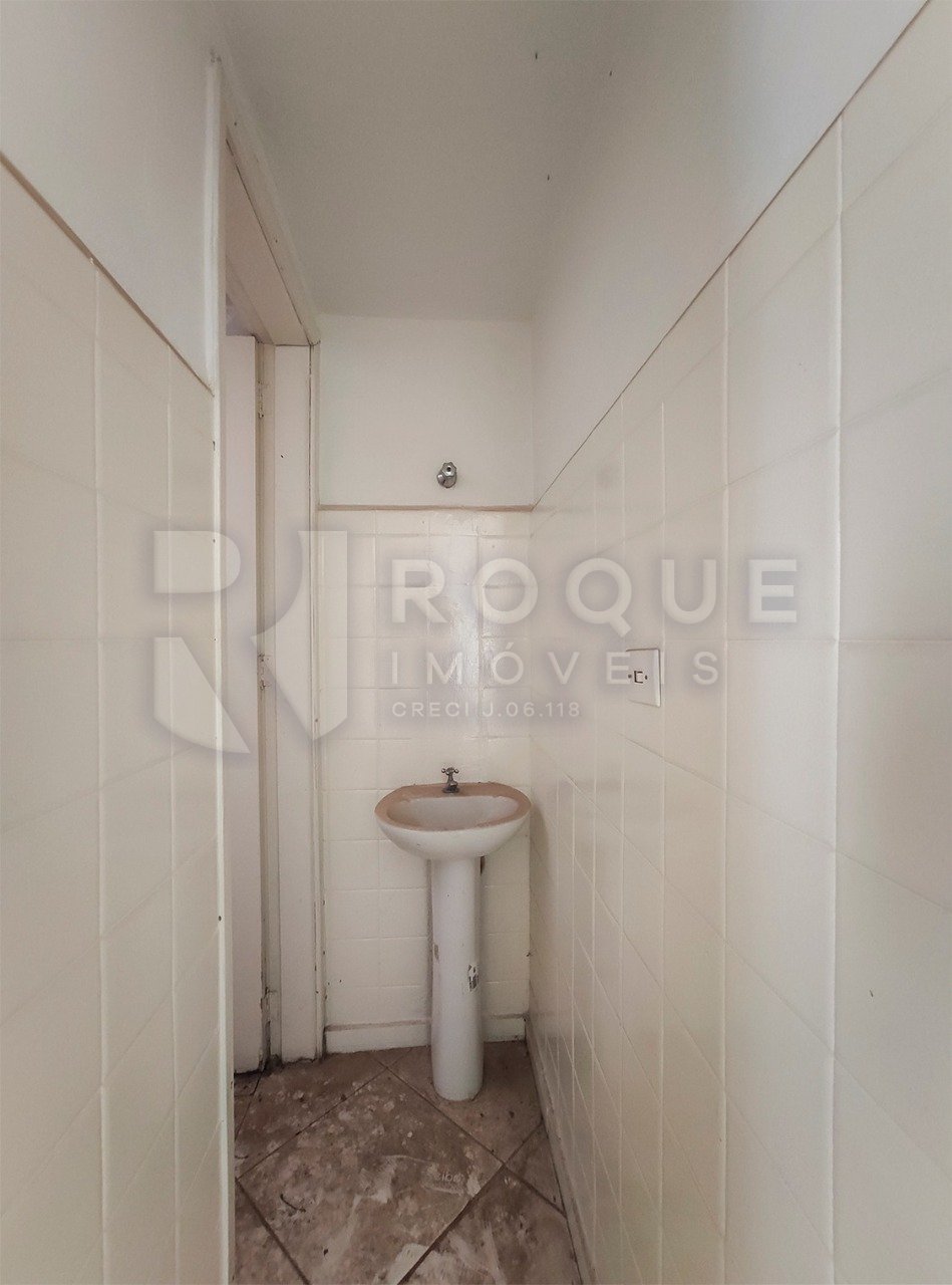 Casa Comercial à venda no bairro Centro: Lavabo WC 2