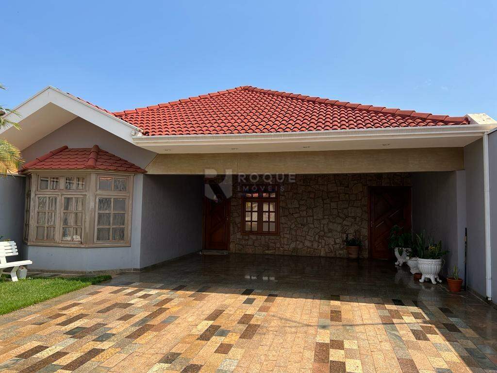 Casa Residencial à venda no bairro CENTRO: