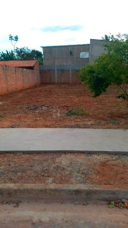 Terreno à venda no bairro Residencial Palmeira Real: 