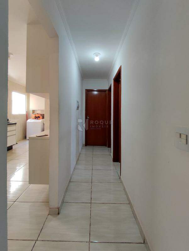 Apartamento à venda no bairro Chácaras Antonieta: CORREDOR INTERNO