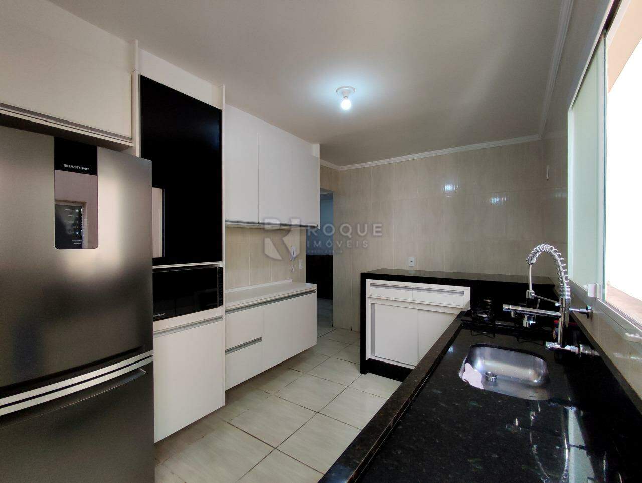 Apartamento à venda no bairro Chácaras Antonieta: COZINHA