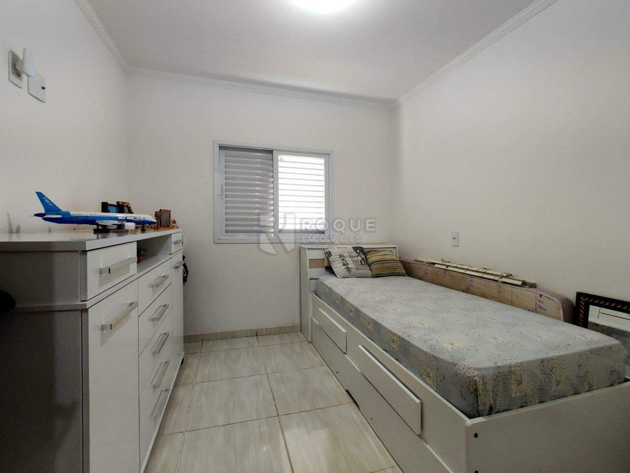 Apartamento à venda no bairro Chácaras Antonieta: DORMITÓRIO 2