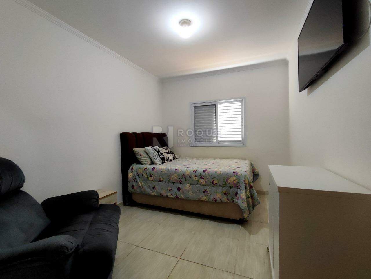 Apartamento à venda no bairro Chácaras Antonieta: DORMITÓRIO 1