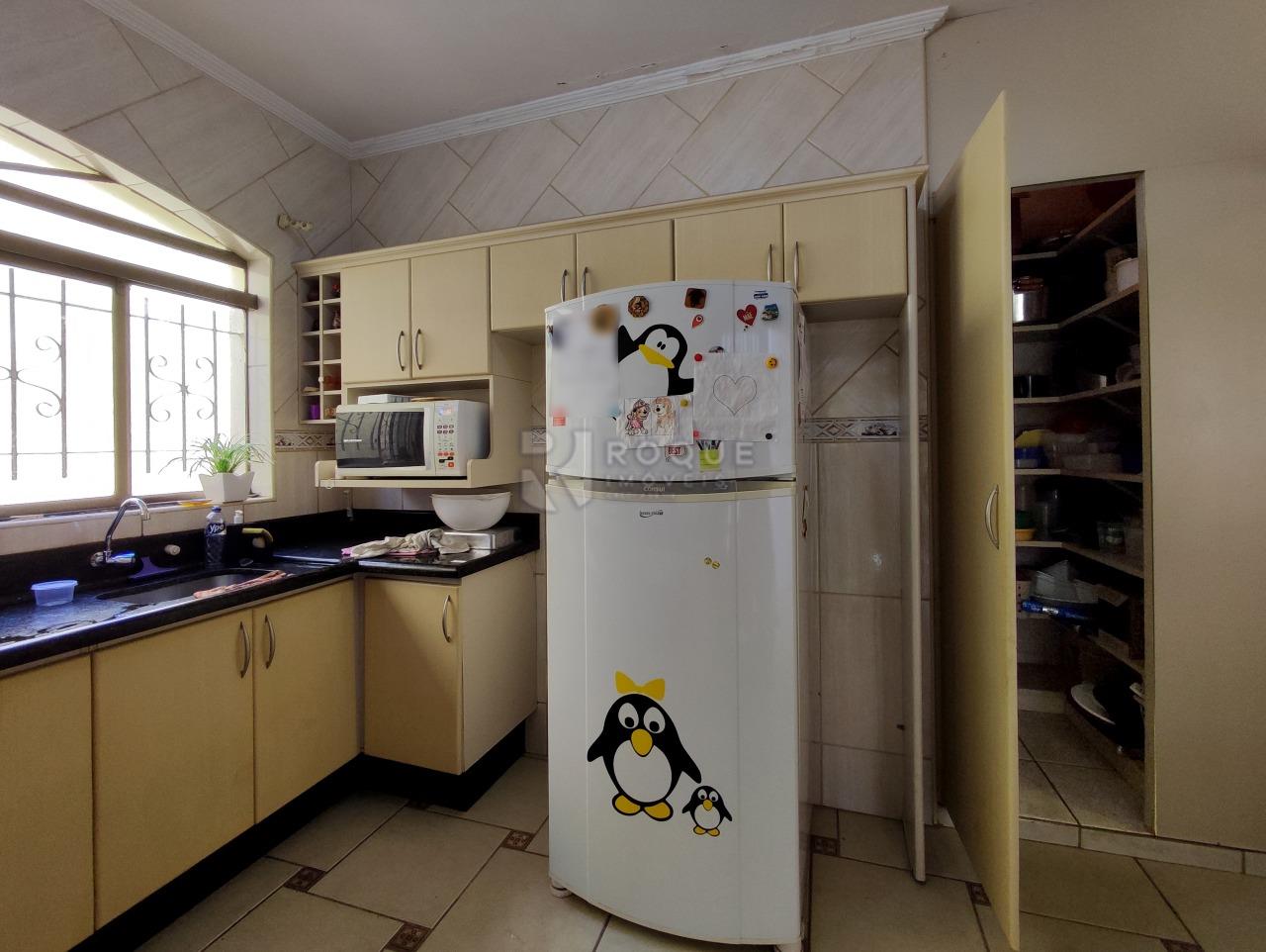 Casa Residencial à venda no bairro Parque Hippolyto: COZINHA