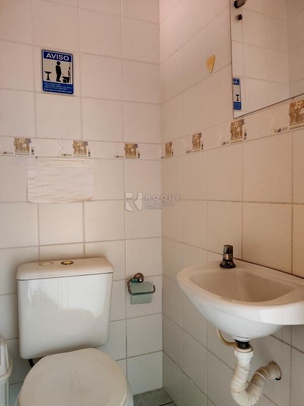 Prédio Comercial à venda no bairro Centro: BANHEIRO FEMININO