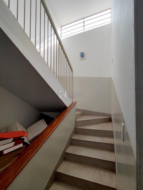 Prédio Comercial à venda no bairro Centro: ACESSO PISO SUPERIOR