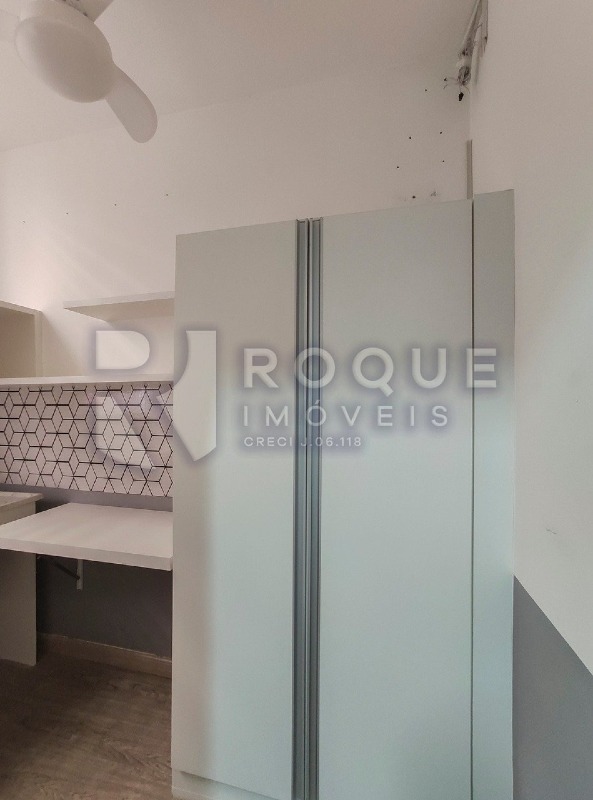 Prédio Comercial à venda no bairro Centro: Sala 3