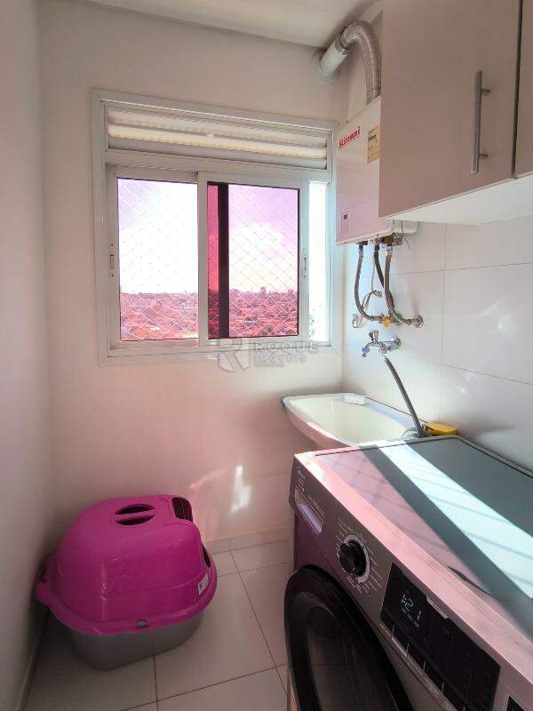 Apartamento à venda no bairro Desmembramento Oscar Antonio Breda: LAVANDERIA