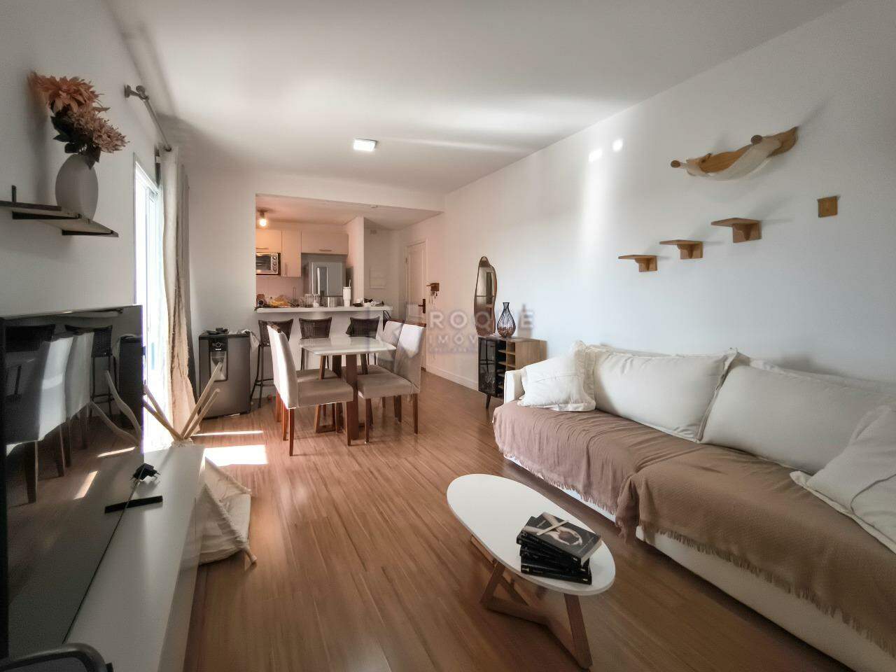 Apartamento à venda no bairro Desmembramento Oscar Antonio Breda: SALA DE ESTAR