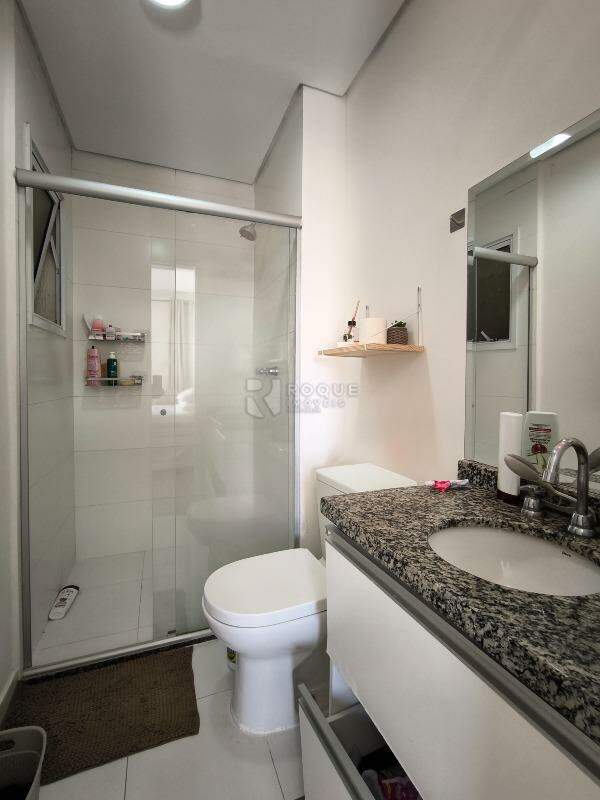 Apartamento à venda no bairro Desmembramento Oscar Antonio Breda: WC SUÍTE