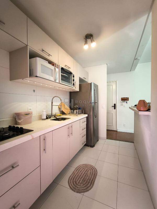 Apartamento à venda no bairro Desmembramento Oscar Antonio Breda: COZINHA