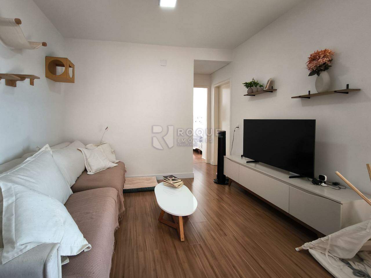 Apartamento à venda no bairro Desmembramento Oscar Antonio Breda: SALA DE ESTAR