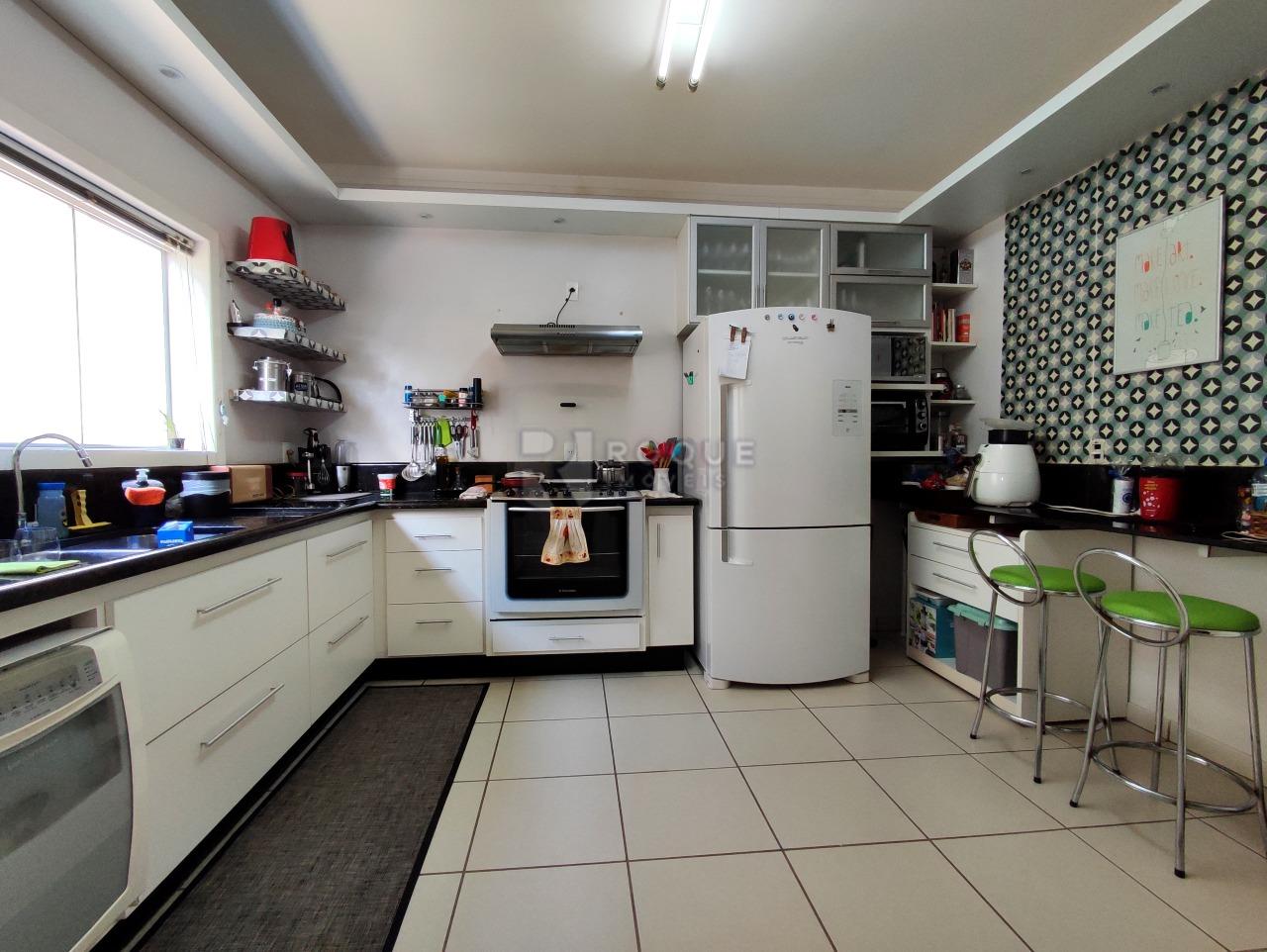 Casa Residencial à venda no bairro Jardim Santa Cecília: COZINHA