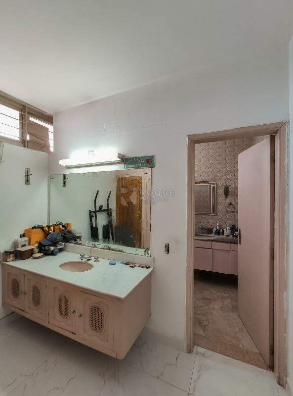 Casa Residencial à venda no bairro Jardim Mercedes: Closet suíte 