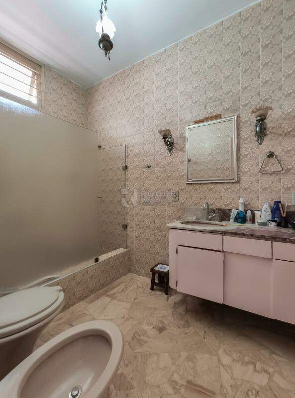 Casa Residencial à venda no bairro Jardim Mercedes: WC suíte 