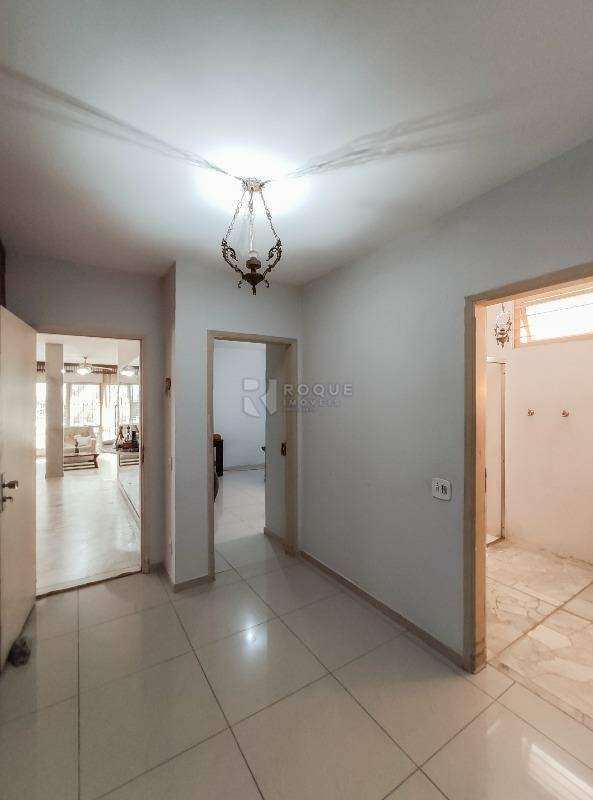Casa Residencial à venda no bairro Jardim Mercedes: Hall