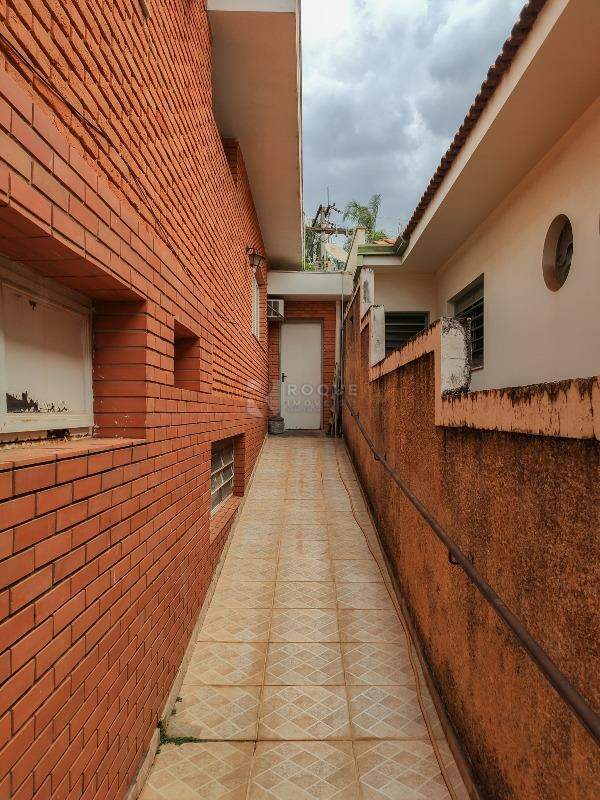 Casa Residencial à venda no bairro Jardim Mercedes: Corredor 2