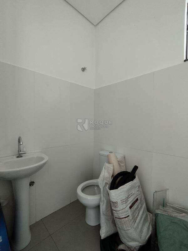 Salão para aluguel no bairro Parque Pompeu: WC 