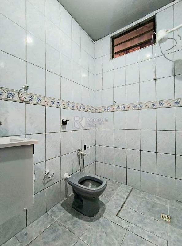Casa Residencial para aluguel no bairro Jardim Residencial Santa Amália: Wc social